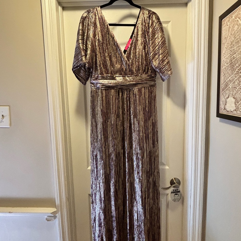 Stunning floor length Lilly Pulitzer Dress